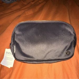 Lululemon everywhere belt bag